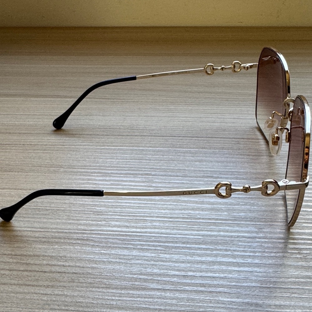 Gucci Oversized Square Gold Metal Sunglasses Excellent condition - Picture 4 of 8